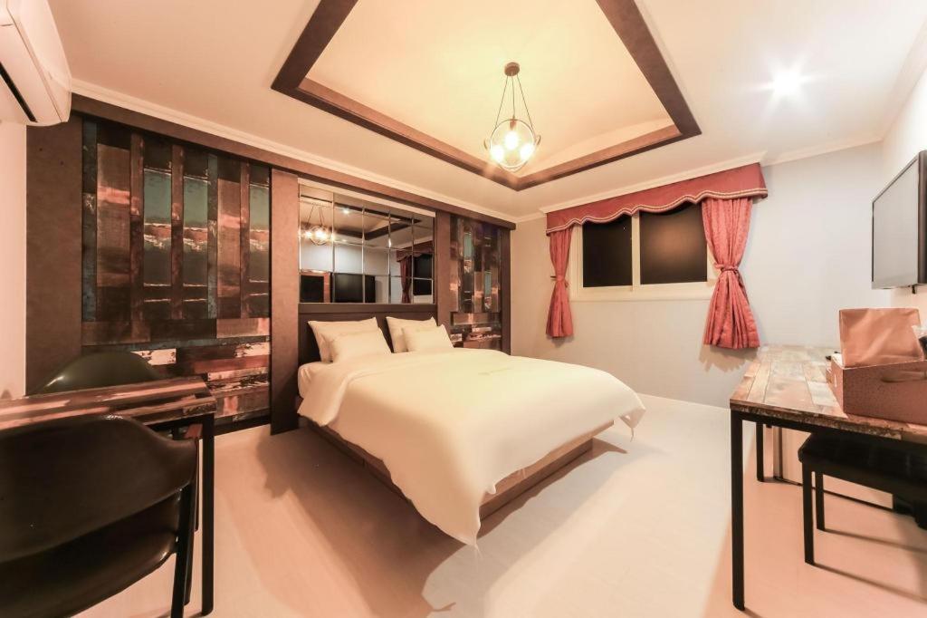 Geoje A-Plus Hotel Eksteriør bilde