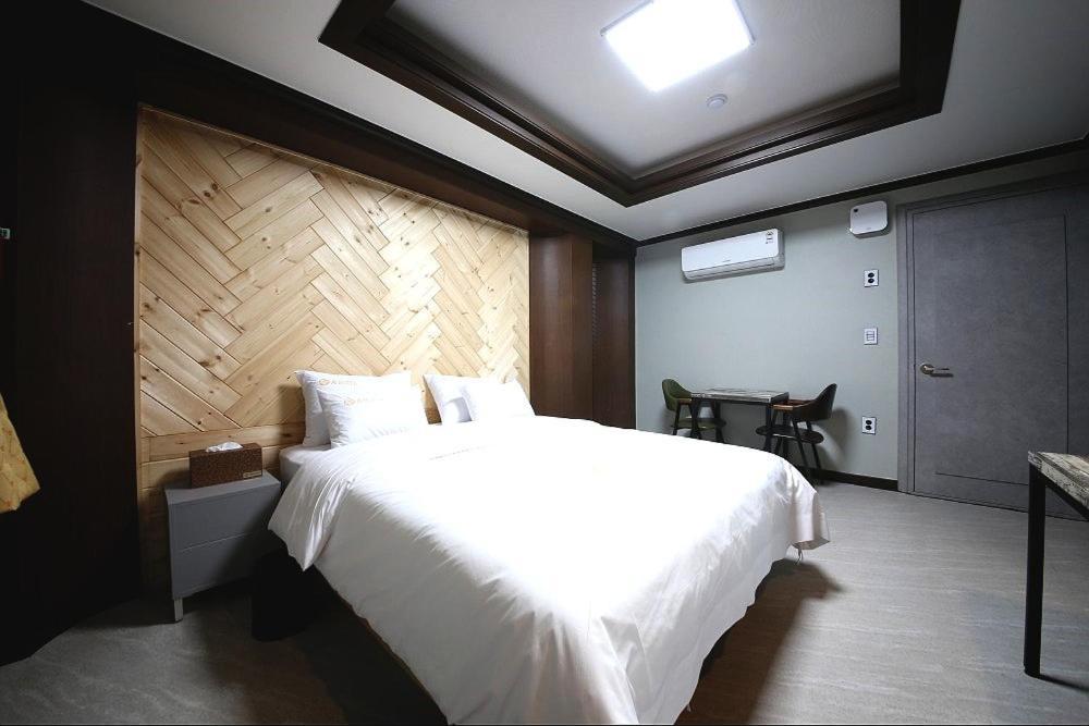 Geoje A-Plus Hotel Eksteriør bilde
