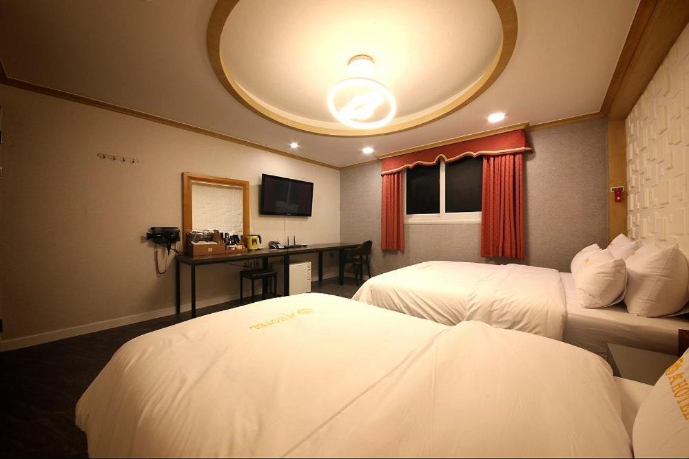 Geoje A-Plus Hotel Eksteriør bilde